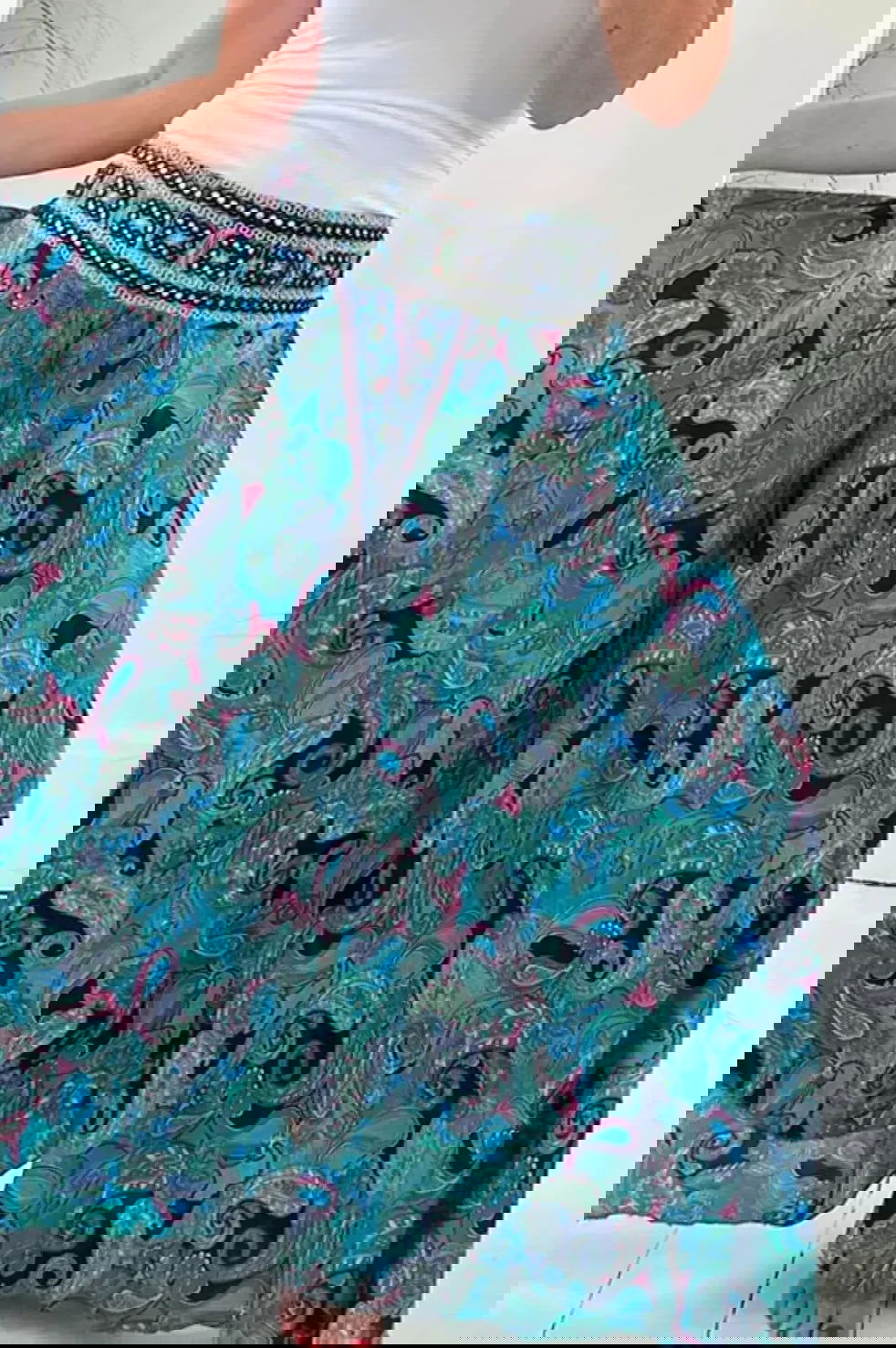 CARLA | Floral Print Culottes for a Stylish Touch - Lizabella Fashion -  -  - CARLA | Floral Print Culottes for a Stylish Touch - Lizabella Fashion - #tag1# - #tag2#