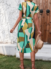 Abito midi estivo con scollo a V di Ella per uno stile chic quotidiano