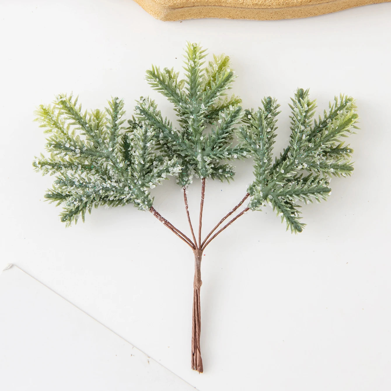 Ciondolo Cactus | Decorazione natalizia a forma di foglia verde con accenti in stile boho 9