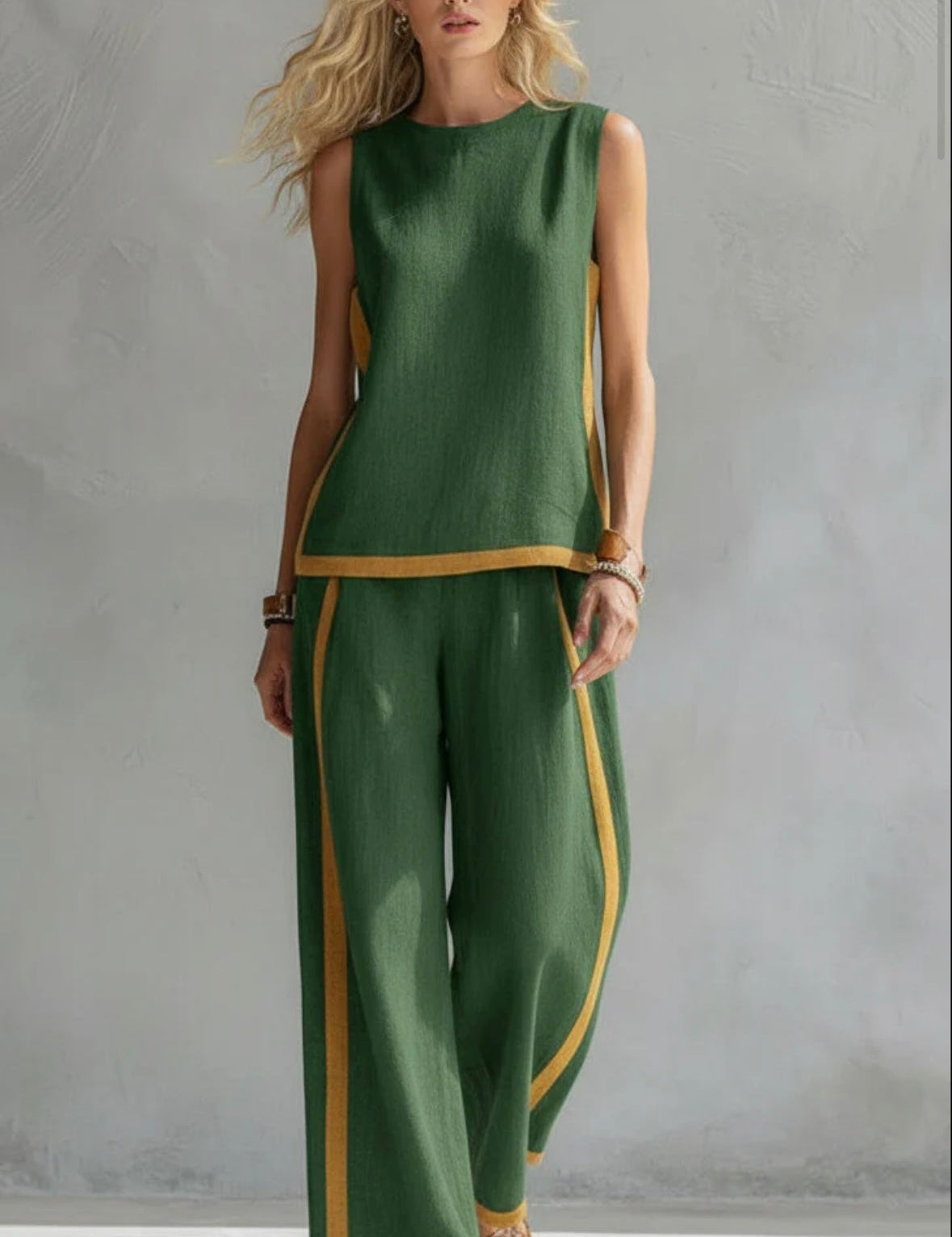 Completo Elegante Due Pezzi Donna con Silhouette Slanciata e Dettagli Moderni 6