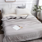 Coperta Rinfrescante per Ghiaccio, Leggera e Morbida per Sonno Fresco – Ipoallergenica e Lavabile, Disponibile in Vari Colori 1