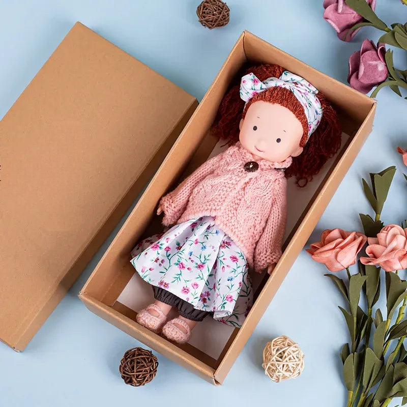 CuddlyCharm | Set regalo con bambola di peluche da vestire e accessori 10