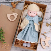 CuddlyCharm | Set regalo con bambola di peluche da vestire e accessori 13
