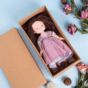 CuddlyCharm | Set regalo con bambola di peluche da vestire e accessori 4
