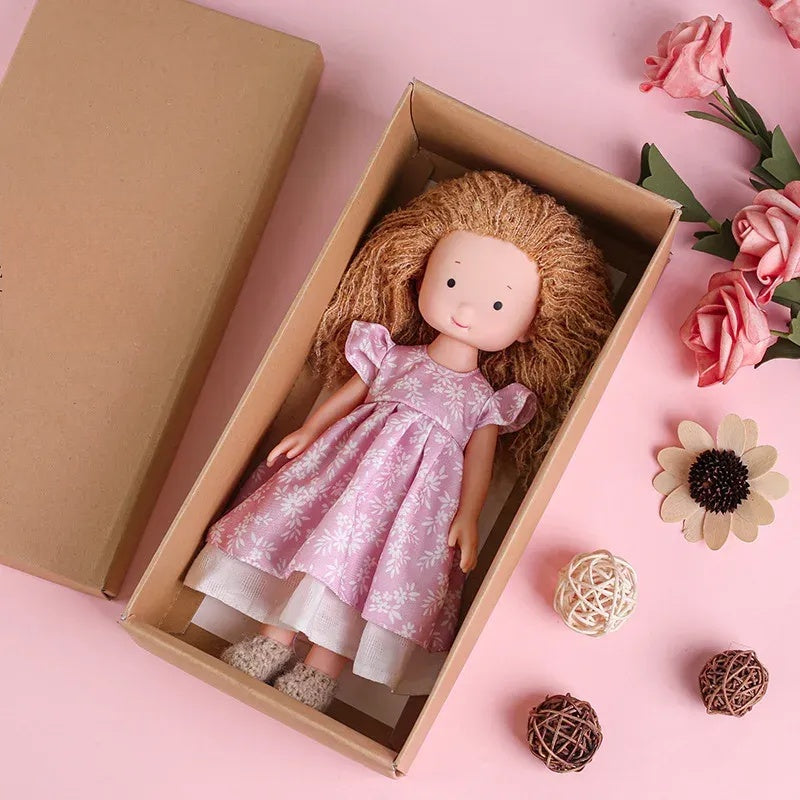 CuddlyCharm | Set regalo con bambola di peluche da vestire e accessori 9