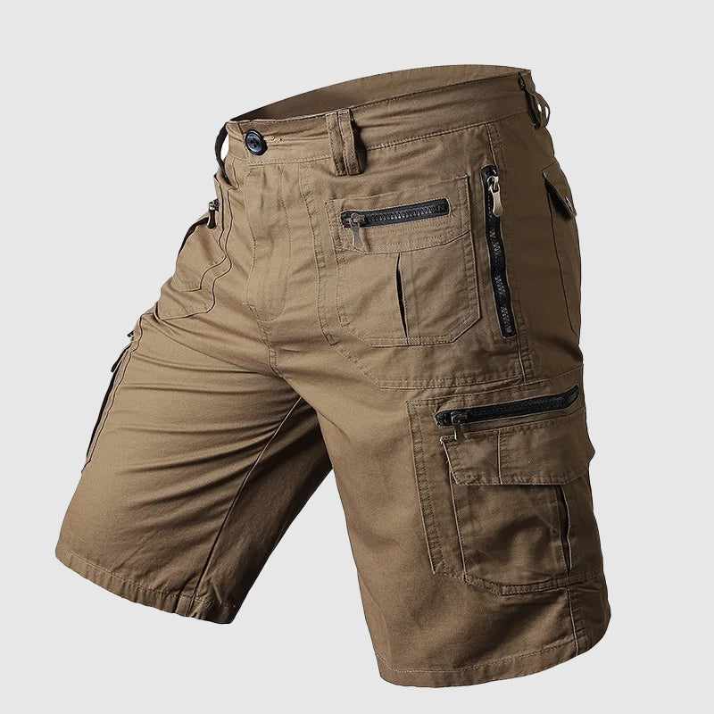 Pantaloncini cargo uomo marroni, tasche multiple con zip, design casual e resistente, ideale per attività all'aperto e tempo libero.
