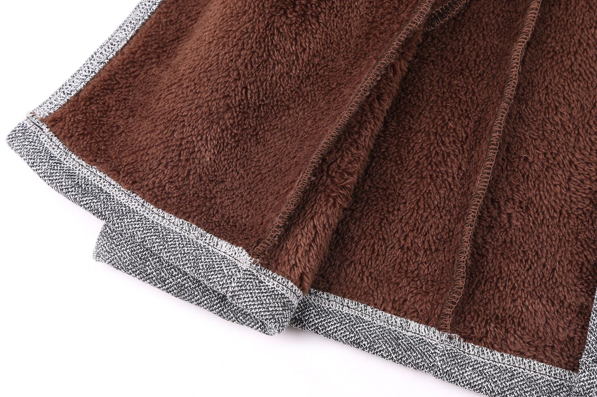 Giacca invernale marrone in pile, dettagli in tessuto grigio, calda e morbida, ideale per l'abbigliamento casual, moda autunno inverno.