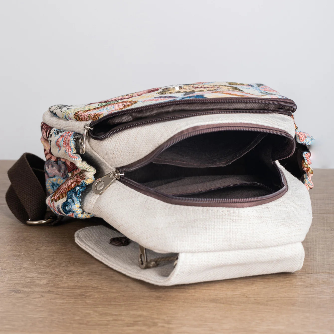 EthnoCharm Stickerei Rucksack – Künstlerisch und Praktisch 2