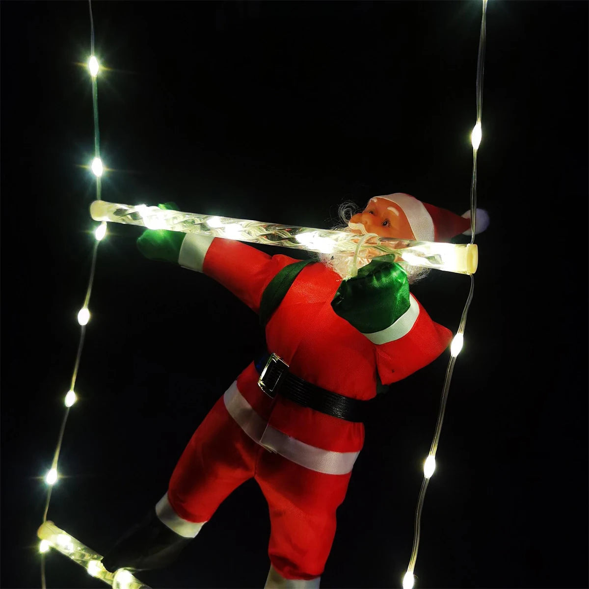 Golden Climb | Elegante illuminazione a LED per l'esposizione festiva di Babbo Natale 6