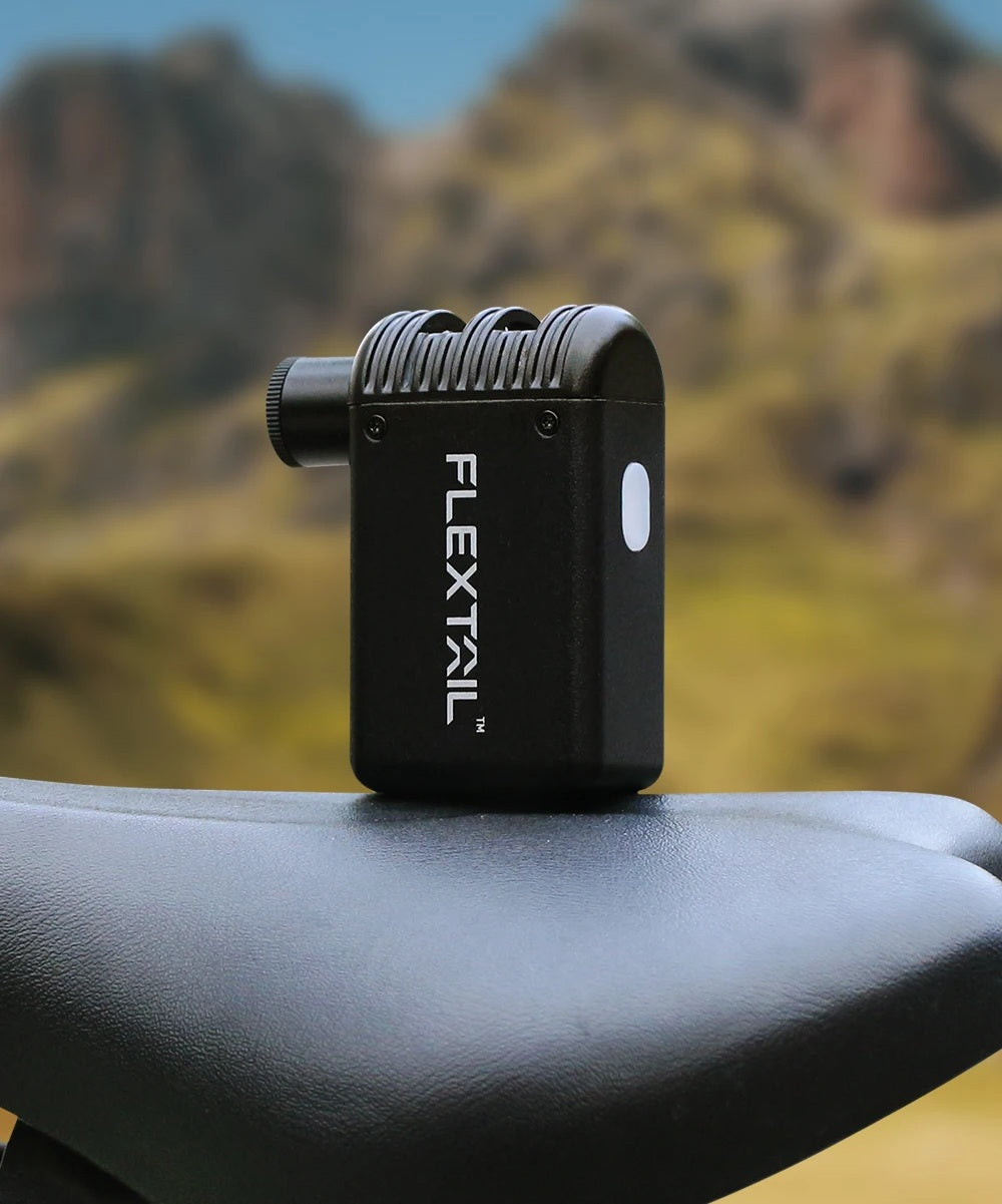 Gonfiatore portatile per pneumatici di biciclette elettriche - Pompa intelligente da 100 PSI compatibile con valvole Presta e Schrader per ciclismo all'aperto e gonfiaggio in movimento 6