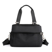 Borsa a tracolla nera da donna in nylon impermeabile, design elegante e spazioso, con manici regolabili e tasche multiple. Perfetta per ogni occasione.