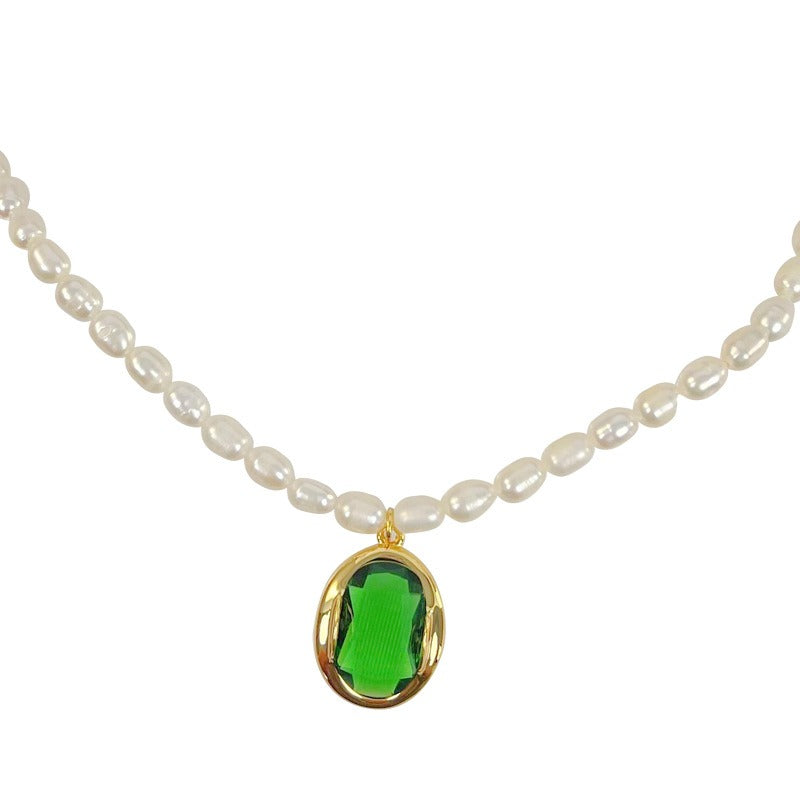 Leslie | Colar de pérolas com pendente verde de verão