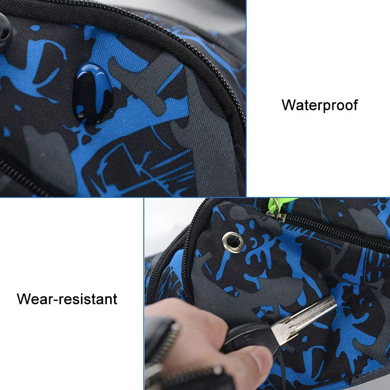 Zaino mimetico blu e nero impermeabile e resistente all'usura, con cerniera robusta. Ideale per escursioni e attività all'aperto.