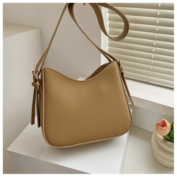 Bolso bandolera minimalista para mujer en elegante piel vegetal