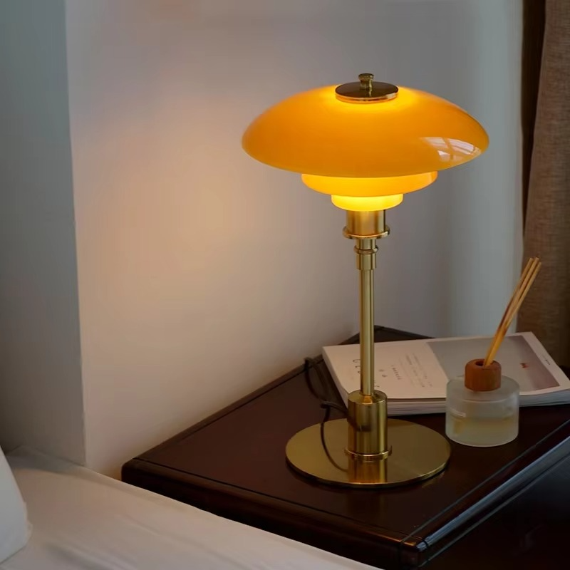 Lampada da tavolo a LED di design danese 2