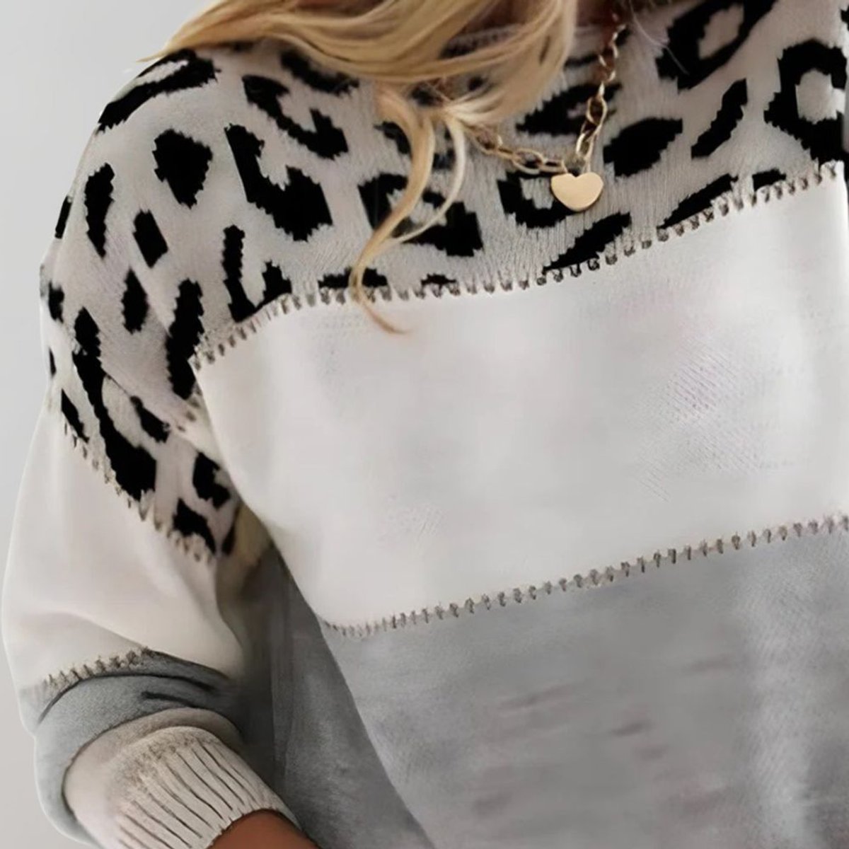 Maglione Donna Girocollo Colorblock con Stampa Leopardata Moderno e Confortevole 1