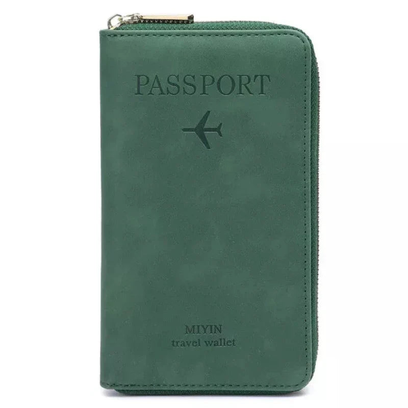 Portafoglio da viaggio verde con cerniera, design aereo, scritta "Passport". Ideale per documenti e passaporto. Accessorio viaggio elegante e pratico.