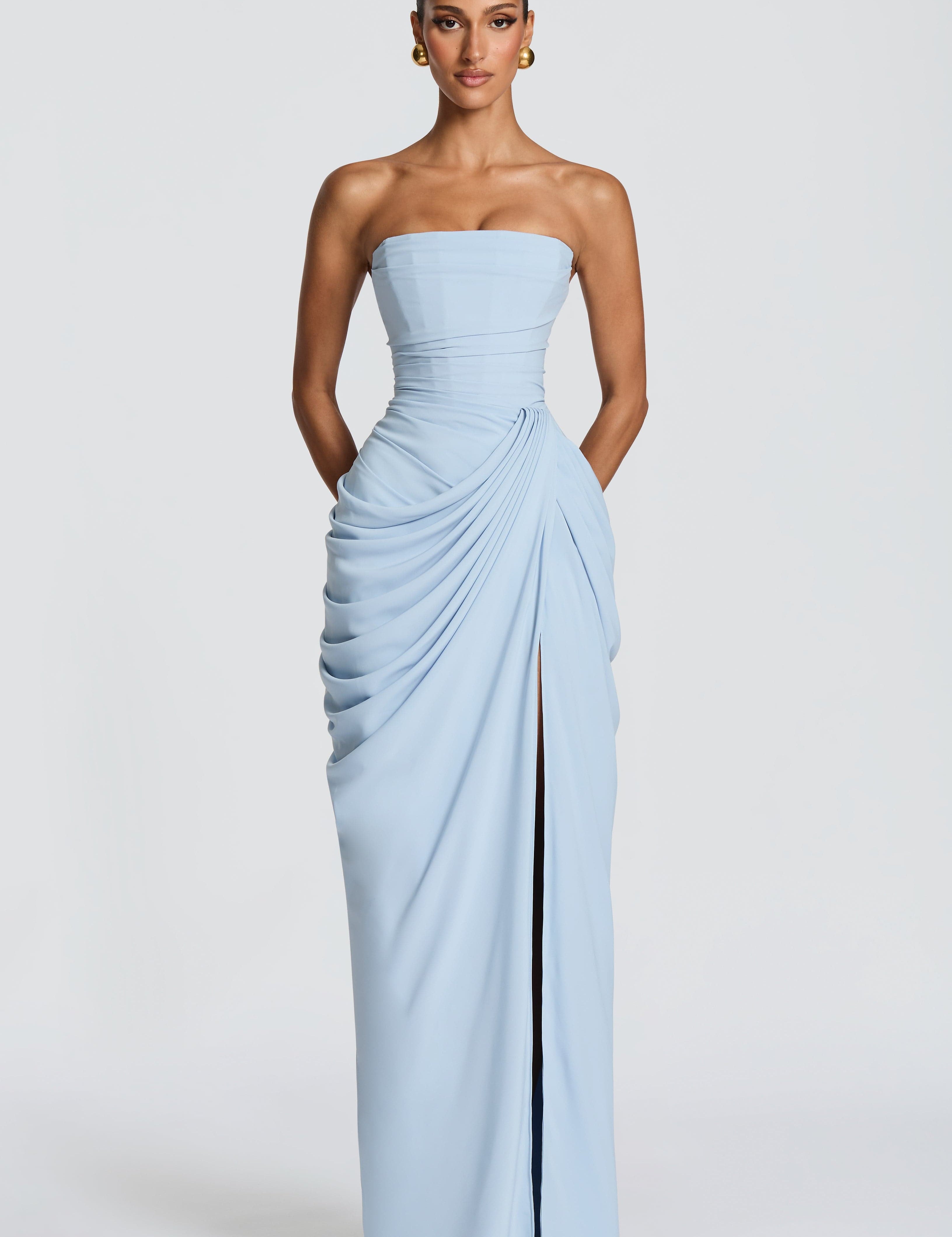 Maxi Abito Senza Spalline Scultoreo per Donna - Elegante e Seducente 1