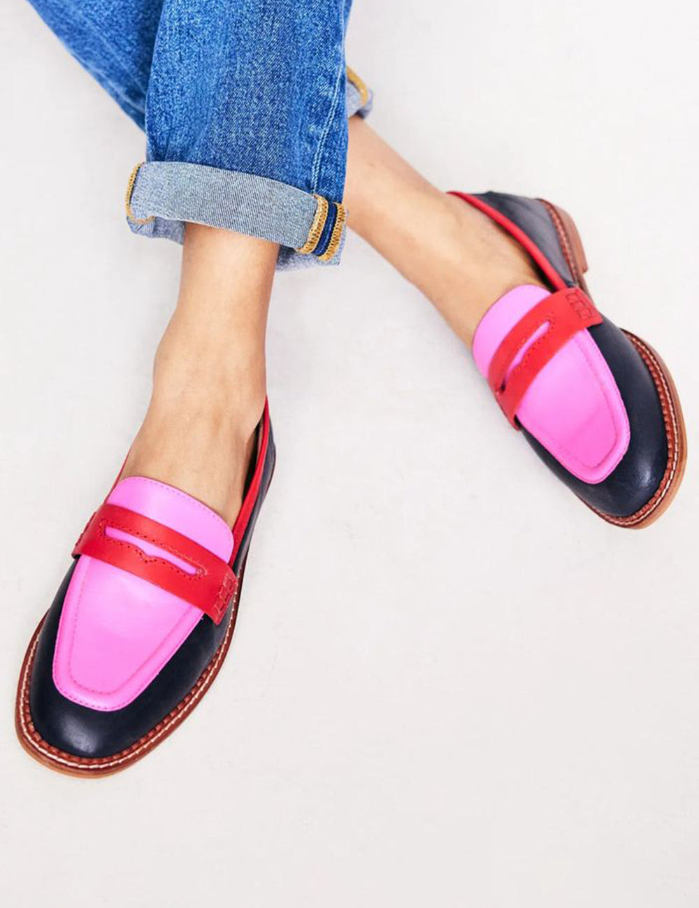 Mocassini Eleganti Neri con Accenti Colorati per Donna - Comfort e Stile 0