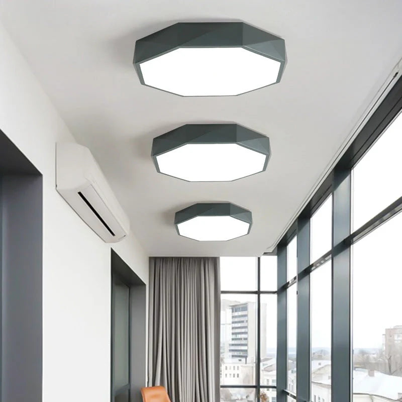 Moderne LED-Deckenleuchte im abstrakten skandinavischen Design 0