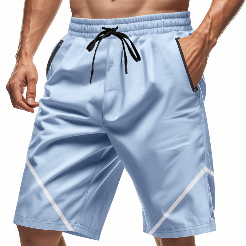 Pantaloncini sportivi uomo azzurri con tasche e coulisse nera, design moderno, ideali per palestra e attività all'aperto.