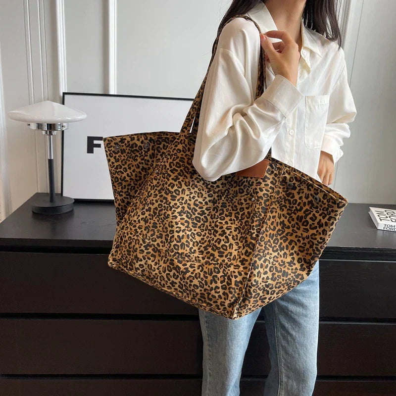 Oversized Canvas Schultertasche mit Leopardenmuster - Lila 0