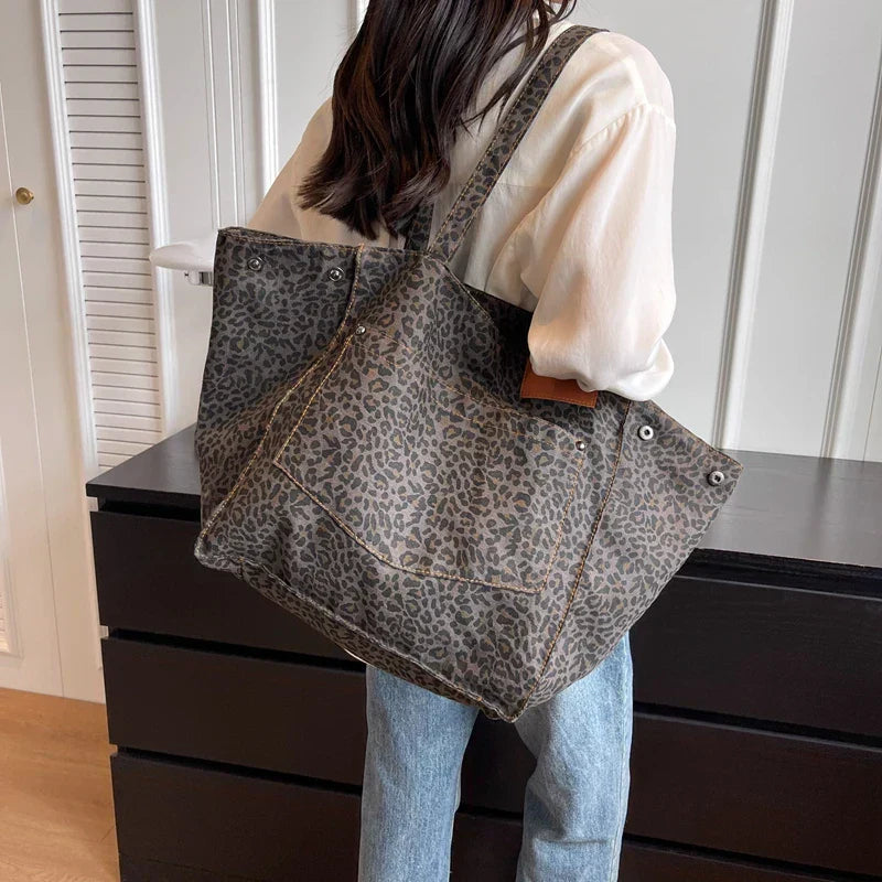 Oversized Canvas Schultertasche mit Leopardenmuster - Lila 4