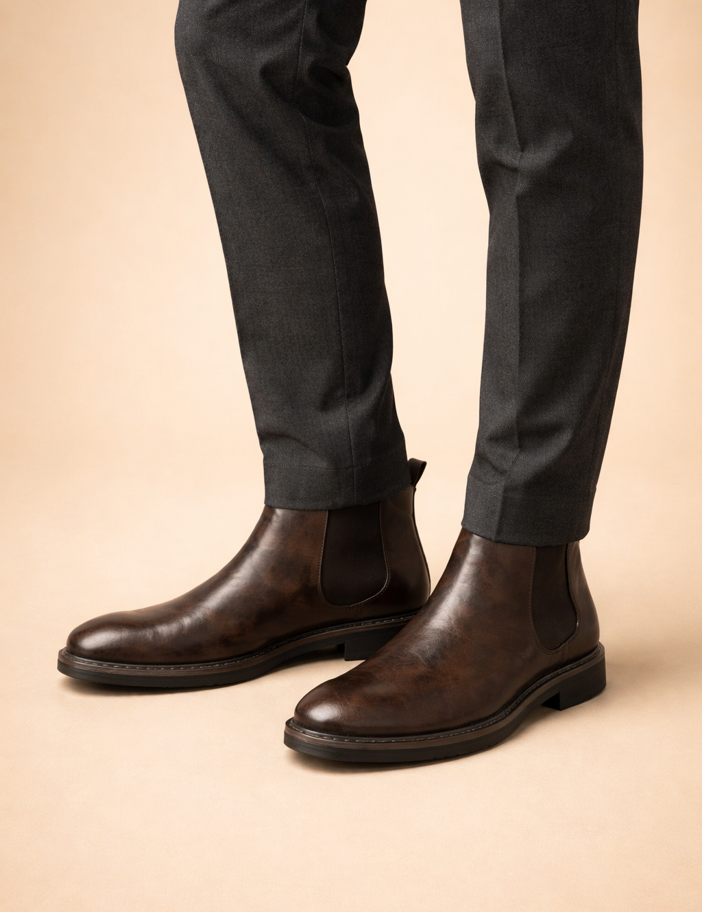 Polished_leather_Chelsea_boots_detail.png