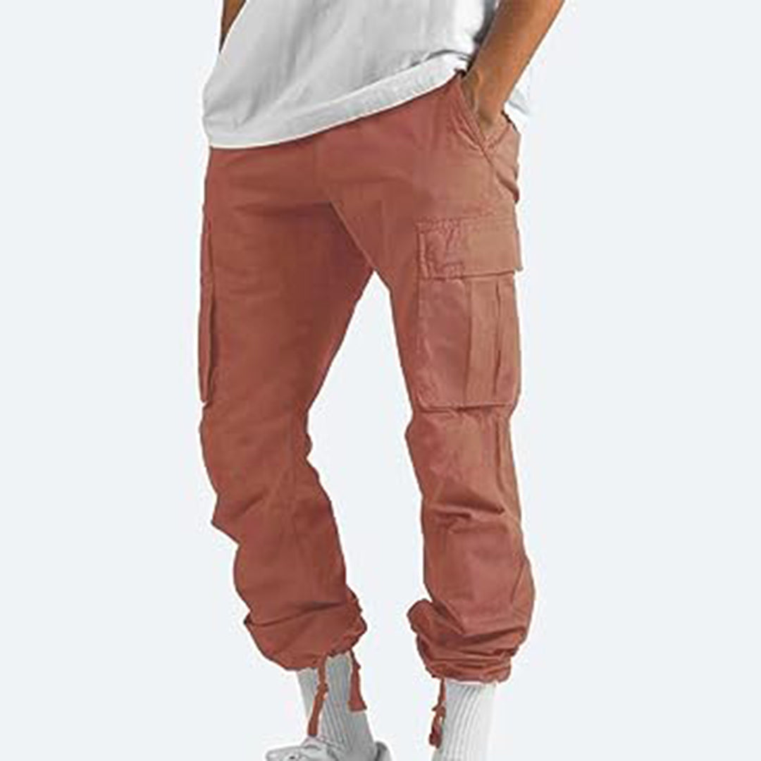 Pantaloni cargo uomo marroni, tasche multiple, stile casual, cotone, vestibilità comoda, perfetti per moda urbana e attività all'aperto.