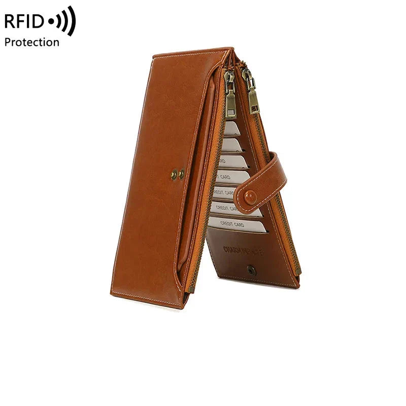 Portafoglio in pelle marrone con protezione RFID, design elegante, scomparti multipli per carte di credito, chiusura a bottone, accessorio moda uomo.