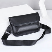 Borsa a tracolla in pelle nera, design elegante e moderno, con cinturino regolabile. Ideale per uomo e donna, perfetta per uso quotidiano.