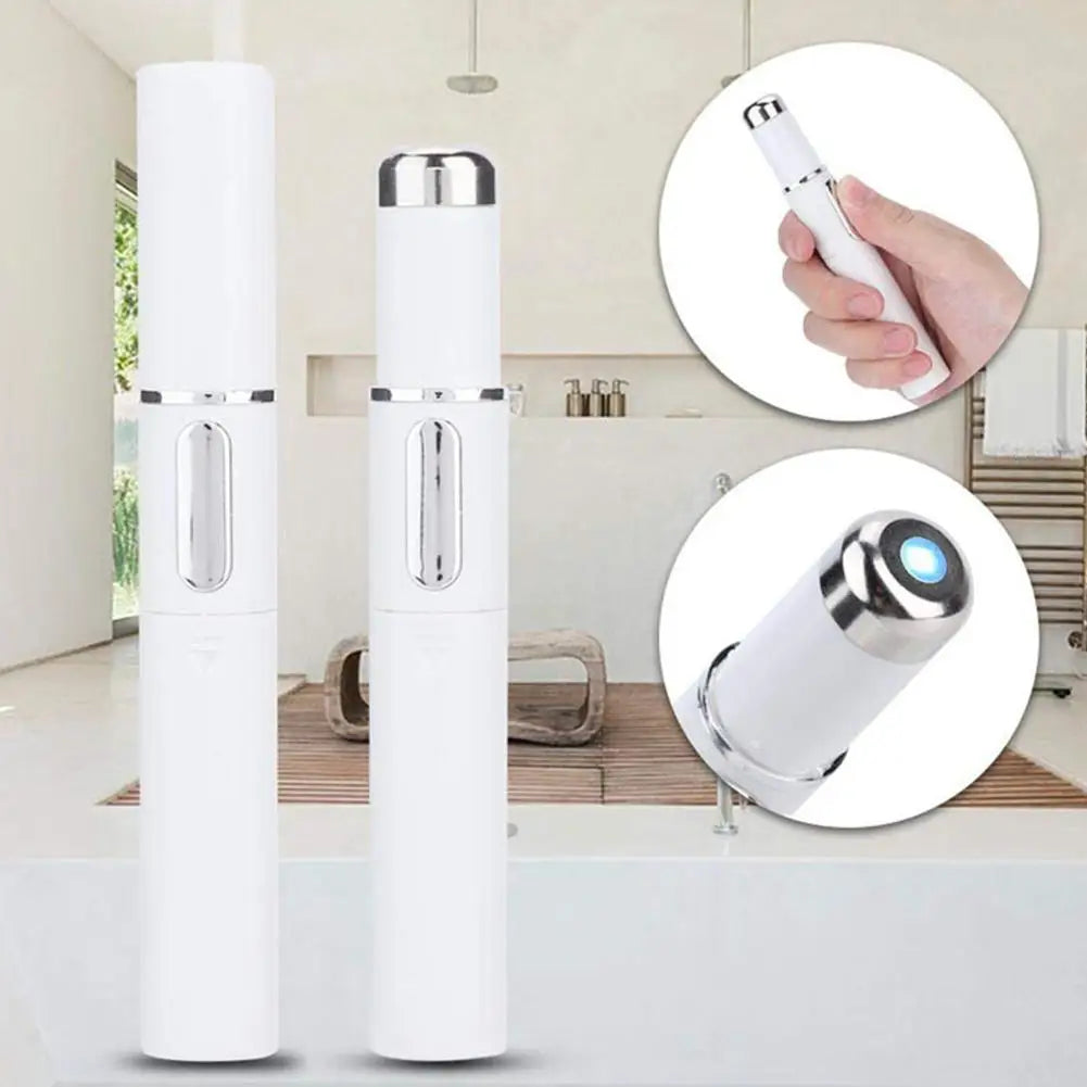 Dispositivo portatile per rimozione peli, design bianco elegante, impugnatura ergonomica, pulsante di accensione, ideale per uso domestico.