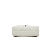 Borsa a tracolla bianca in pelle con texture coccodrillo, design elegante e moderno, perfetta per moda femminile e accessori di lusso.