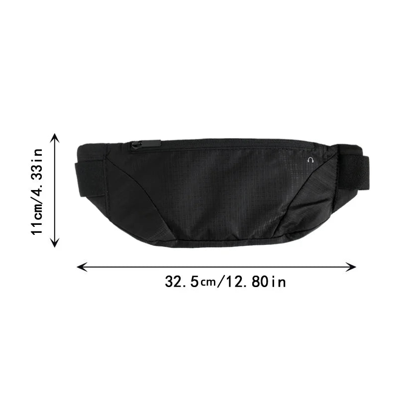 Marsupio nero impermeabile, dimensioni 32,5x11 cm, con cerniera e cintura regolabile. Accessorio pratico per sport e viaggi.