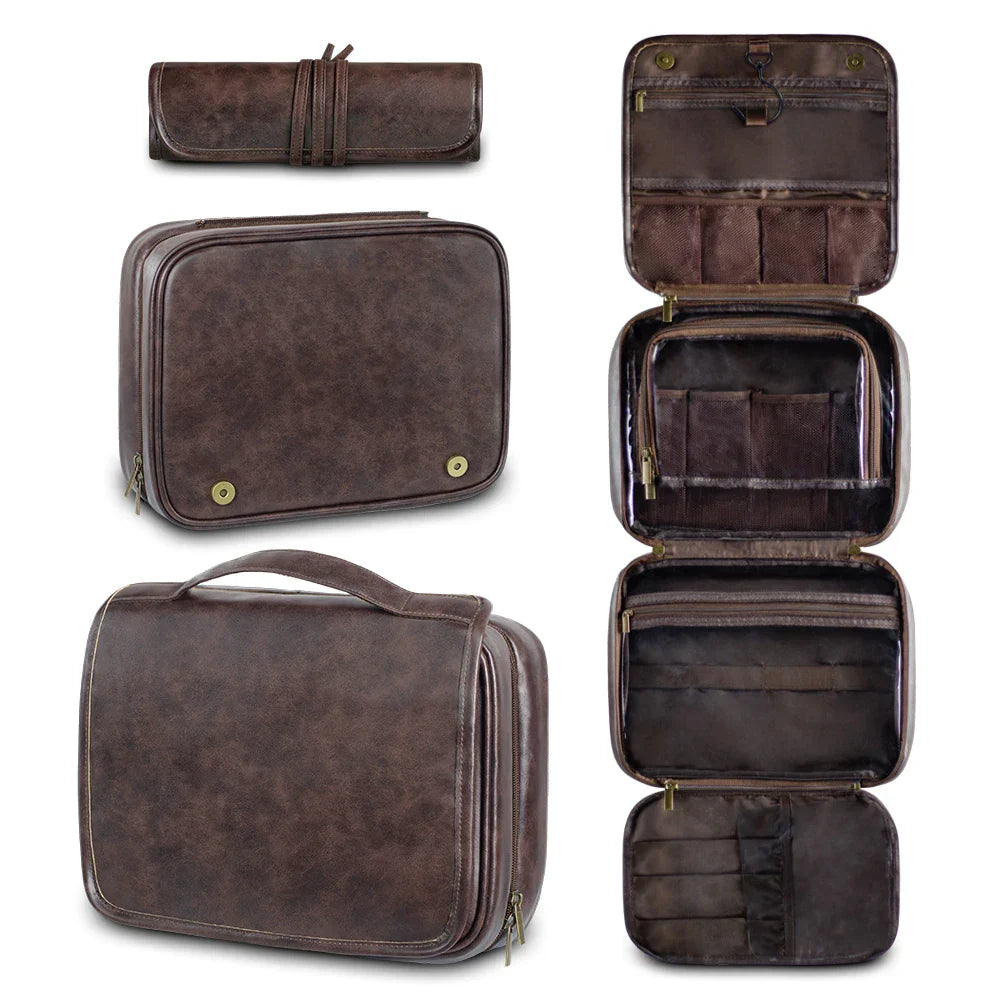 Set da viaggio in pelle marrone, include borsa da toilette con scomparti multipli e astuccio arrotolabile. Elegante e funzionale per organizzazione.