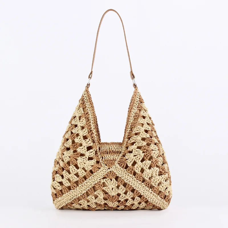 Borsa a spalla in paglia intrecciata beige, design triangolare, stile boho chic, perfetta per l'estate e il tempo libero.