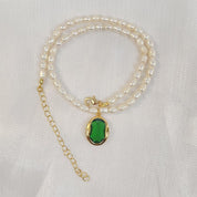 Leslie | Colar de pérolas com pendente verde de verão
