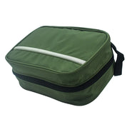 Borsa da viaggio verde in nylon con cerniera nera, manico laterale e striscia decorativa bianca. Ideale per organizzare accessori e cosmetici.