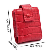 Custodia in pelle rossa con texture coccodrillo, dimensioni 9,5x7x3 cm, chiusura a bottone. Accessorio elegante per smartphone o piccoli oggetti.