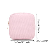 Astuccio quadrato rosa in tessuto a coste con cerniera, dimensioni 14,5x12x5 cm. Ideale per cosmetici, accessori, viaggio.
