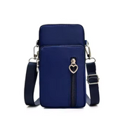 Borsa a tracolla blu in nylon con cerniera e ciondolo a cuore, design compatto e moderno, ideale per donna. Accessorio moda pratico e versatile.