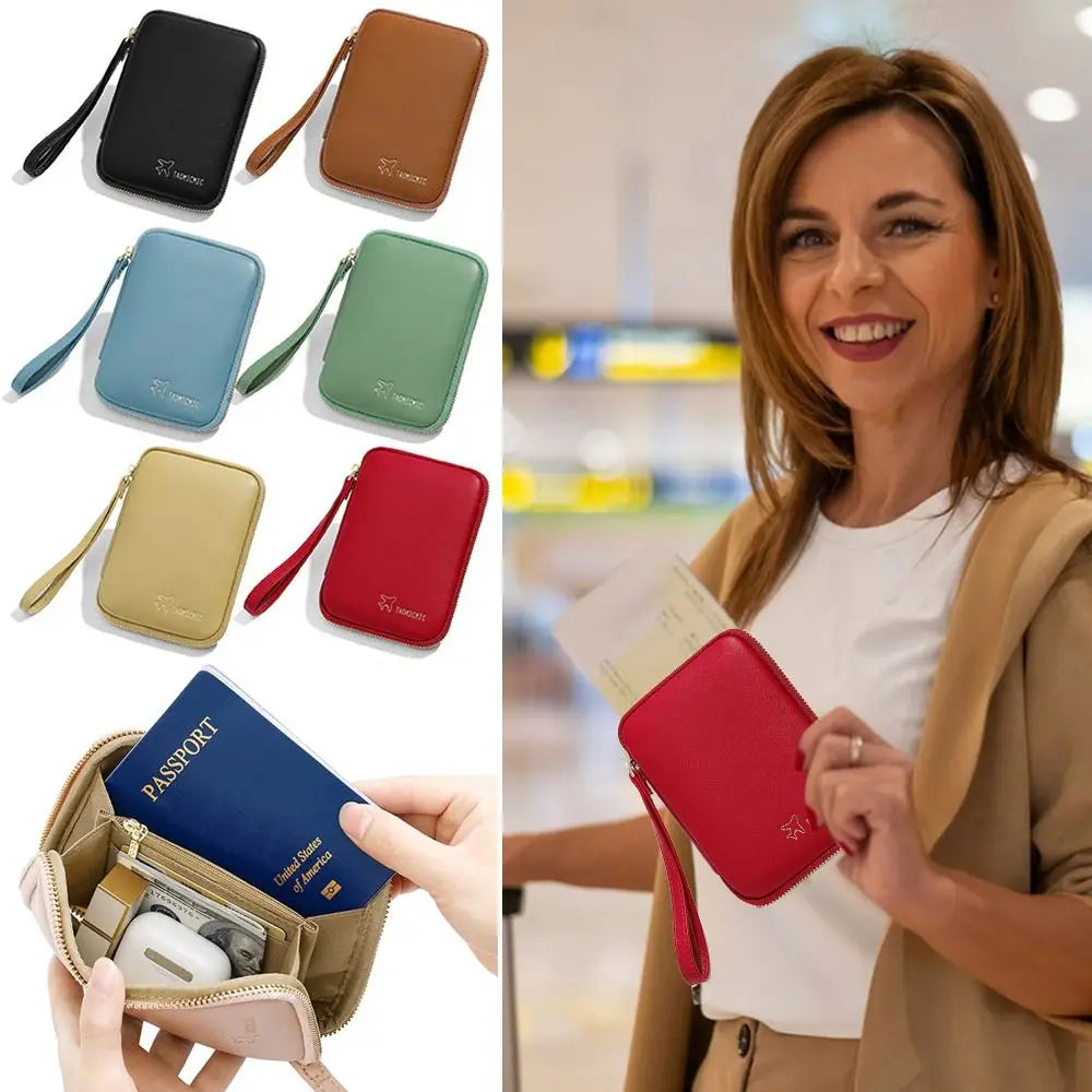 Portafoglio donna in pelle, compatto e colorato, con cerniera e scomparti per passaporto e carte. Ideale per viaggi e uso quotidiano.