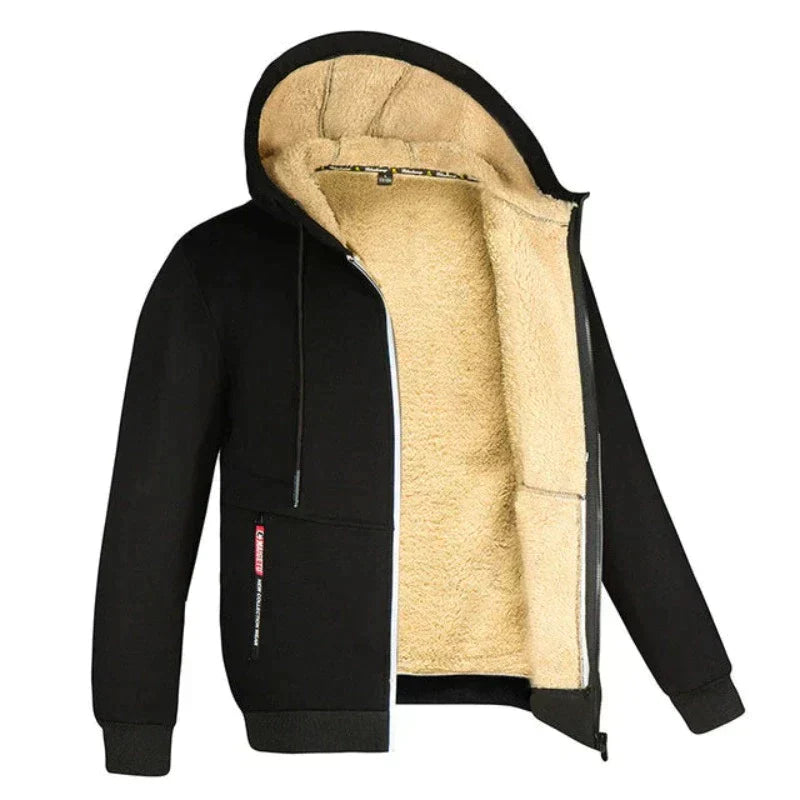 Giacca invernale uomo con cappuccio, foderata in pile, colore nero, zip frontale, tasche laterali. Ideale per abbigliamento casual e sportivo.