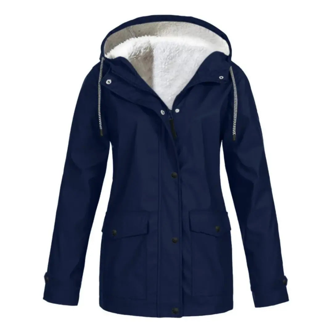 Giacca impermeabile blu scuro con cappuccio, fodera in pelliccia sintetica, chiusura a bottoni, tasche frontali. Ideale per l'inverno e attività all'aperto.