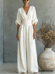 Tuta da Donna Elegante con Scollo a V e Design Contemporaneo 0
