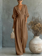 Tuta da Donna Elegante con Scollo a V e Design Contemporaneo 13