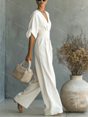 Tuta da Donna Elegante con Scollo a V e Design Contemporaneo 3