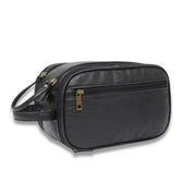 Borsello uomo in pelle nera con cerniera dorata, tasca frontale e manico laterale. Elegante e pratico, ideale per viaggi e uso quotidiano.