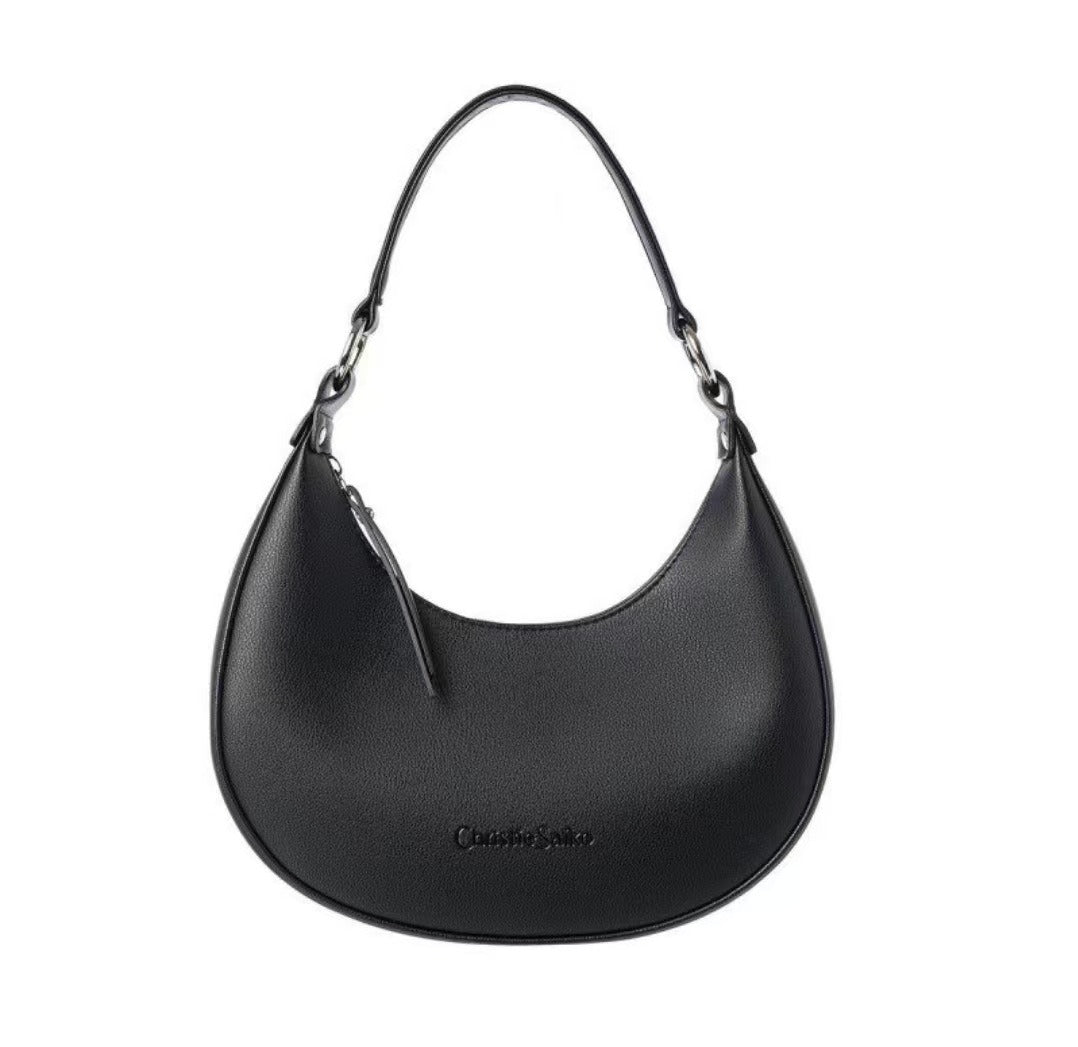 Transform your look with the elegant shoulder bag in European leather Madison