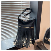 Vintage fringe shoulder bag for women, retro bohemian style